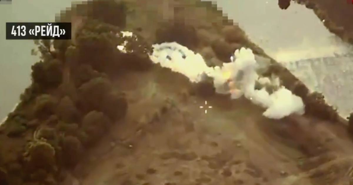 413 ОББС спільно з 78 ОДШП поблизу понтонної переправи росіян на річці Сейм знищив новітню систему дистанційного мінування «Земледелие» / Скріншот відео