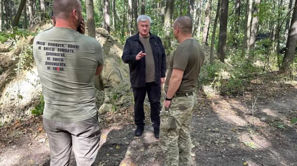 Глава МЗС Андрій Сибіга на Сумщині, під час зустрічі з військовими / Фото: МЗС