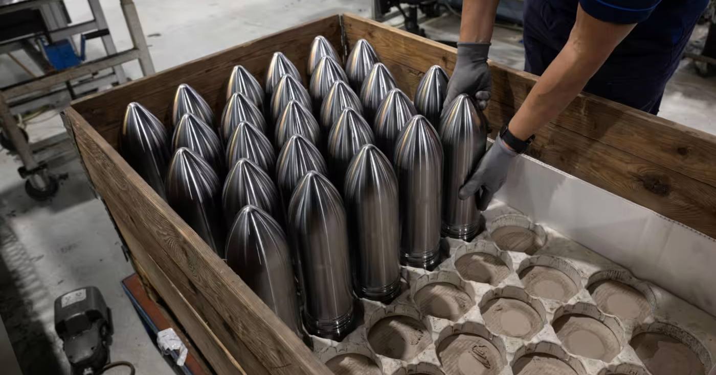 ЄС виділив 500 млн євро на збільшення потужності виробництва до 2 млн снарядів на рік до кінця 2025 року / Фото AFP