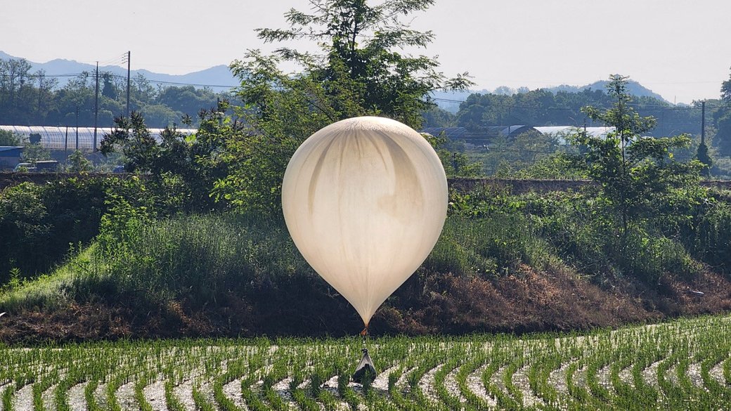 Куля зі сміттям / Reuters