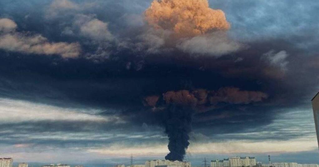 Дим після “хлопка” у Севастополі. 30 квітня 2023 / Фото із соціальних мереж