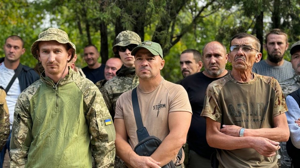 Военнослужащие 123 бригады на митинге в Вознесенске Николаевской области, 3 октября 2024 года / Фото: Суспільне