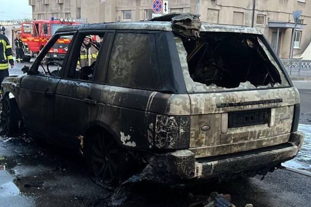 Спалене авто у Харкові / Фото: Нацполіція