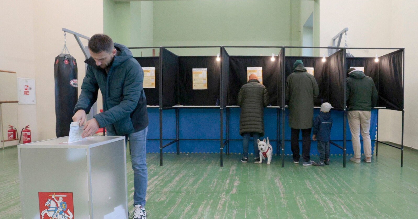 Литовці обирають парламент на тлі занепокоєнь щодо безпеки країни / Фото AFP