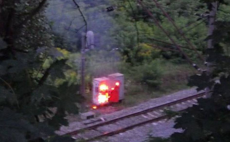 Поджог релейного шкафа "Укрзализныци" в начале августа 2024 года / Фото: Нацполиция