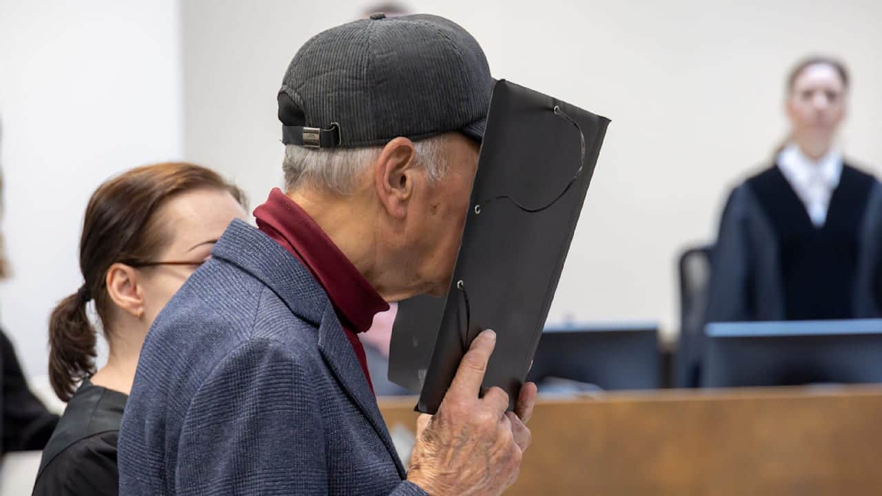 Засуджений ексофіцер / Spiegel