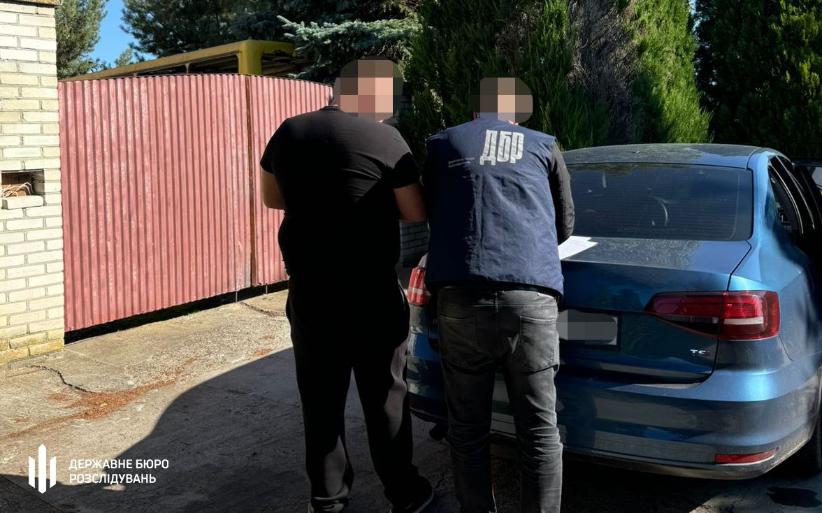 На Львівщині викрили правоохоронців, які вимагали хабар у медиків / Фото: ДБР