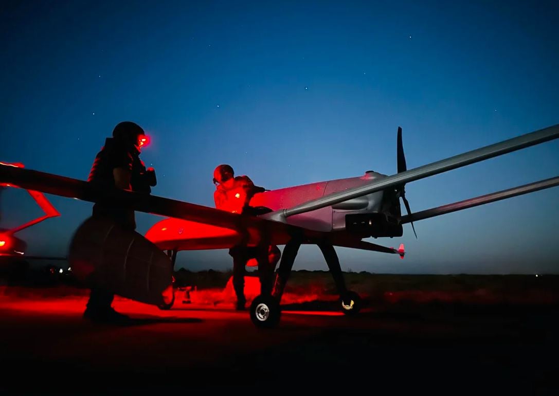 Украинский ударный дрон "Лютый" готовят к старту / Фото: CNN