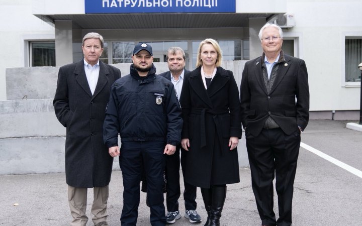 Три конгресмени США прибули до Києва / X