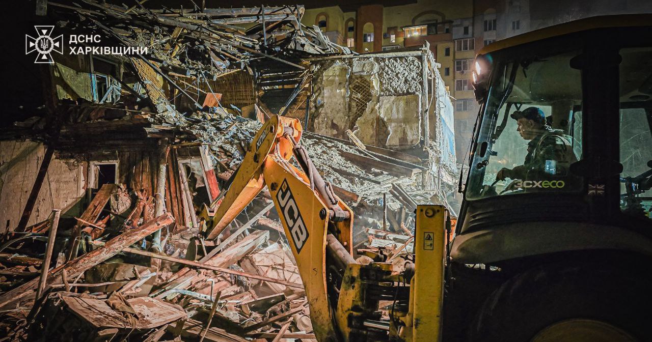 Kharkiv: at midnight completed emergency rescue work and removal of debris at the site of the Russian missiles hit / Photo by the State Emergency Situations Service