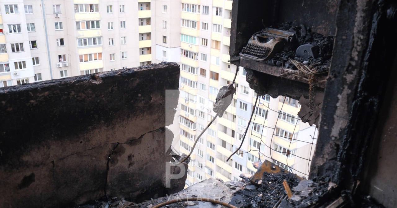 Kyiv: this is what the inside of a damaged multi-storey building looks like as a result of the fall of debris from a Shahed / Photo from social media