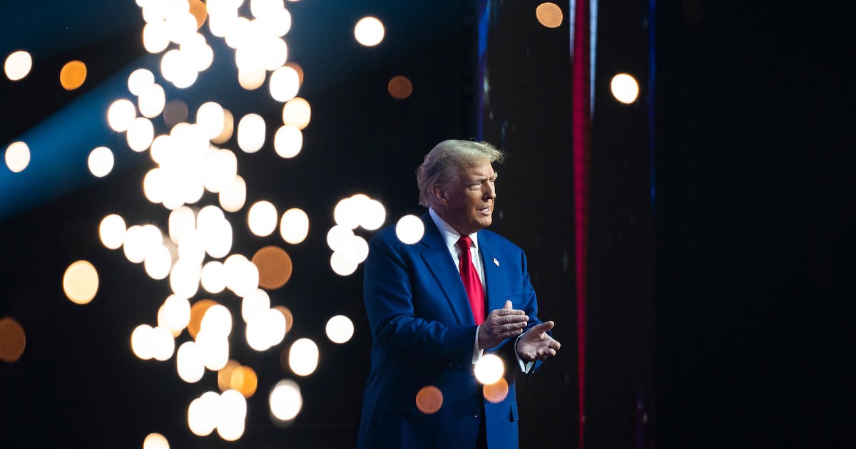Кандидат у президенти від Республіканської партії та колишній президент Дональд Трамп проводить мітинг у Дулуті, штат Джорджія, 23 жовтня 2024 / Фото The Washington Post