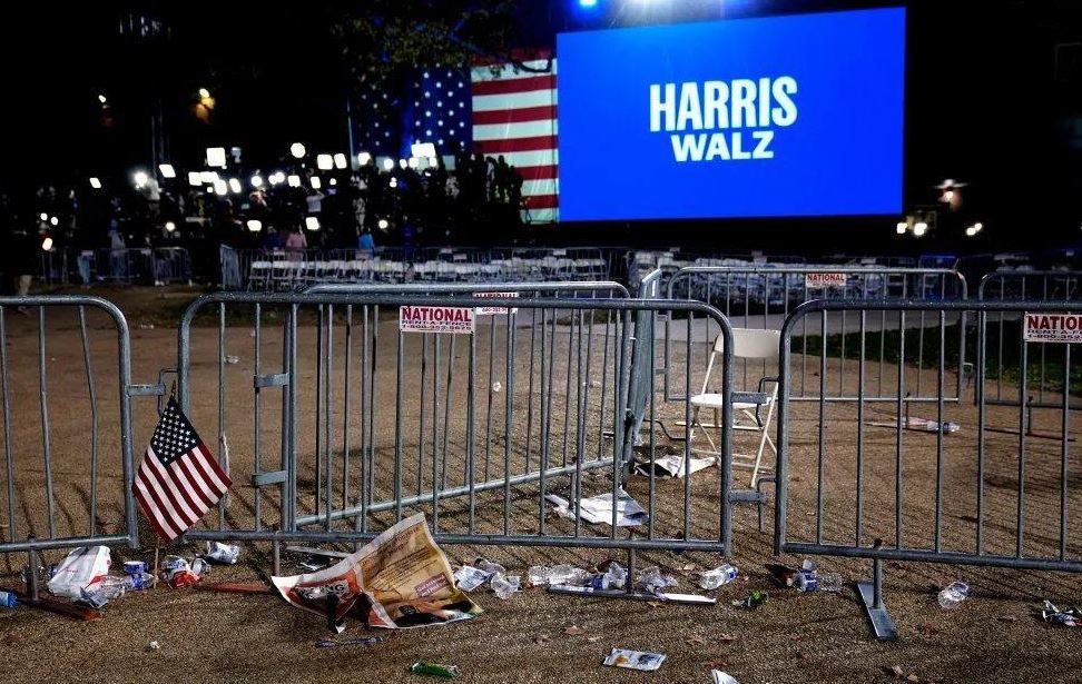 Місце вечірки демократів у Вашингтоні, в ніч підрахунку голосів / Фото: BBC