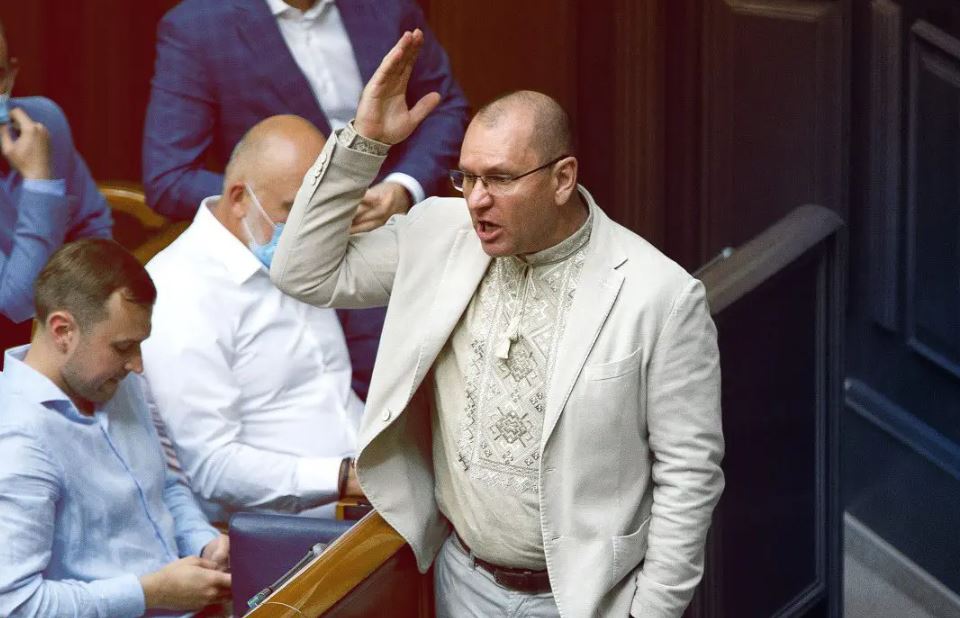 Нардеп Евгений Шевченко в зале Верховной Рады / Фото: УНИАН