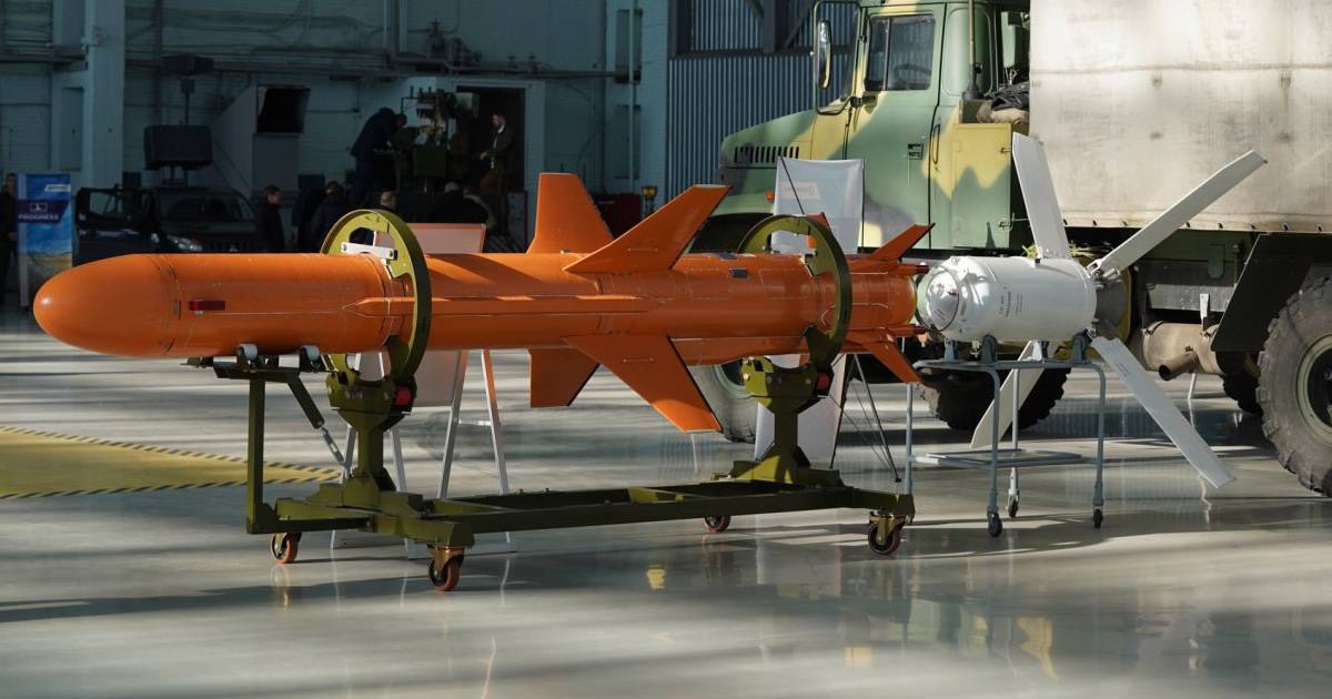 Крилата ракета Р-360 ракетного комплексу РК-360 МЦ «Нептун» / Скріншот з відео Defense Express