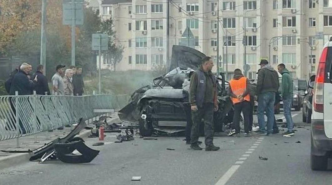 У Севастополі вибухнуло авто з російським військовим / Фото з соцмереж