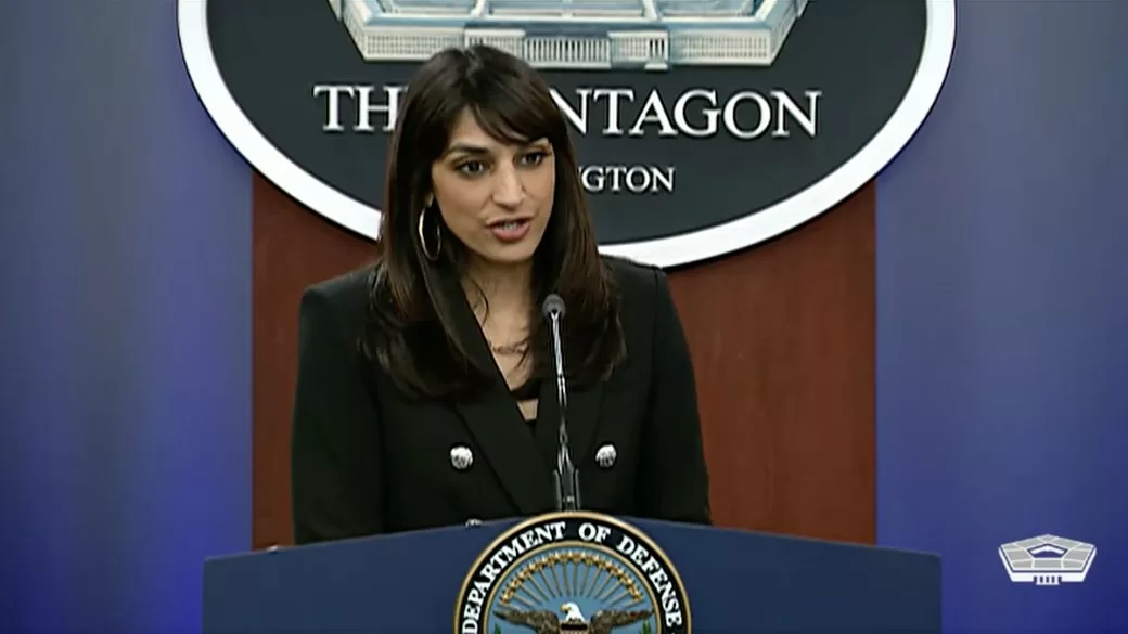 Заместитель спикера министерства обороны США Сабрина Сингх / Скриншот с трансляции