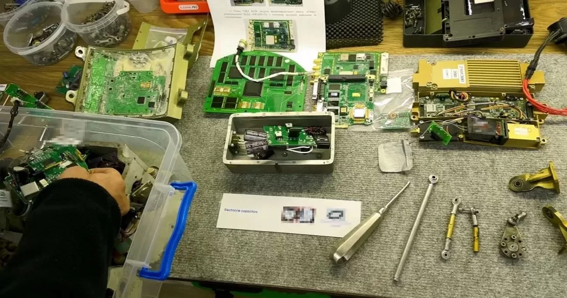 Украинские следователи нашли доказательства того, что важнейшие компоненты, которые используются в северокорейских ракетах, производятся по меньшей мере девятью западными производителями / Фото CNN