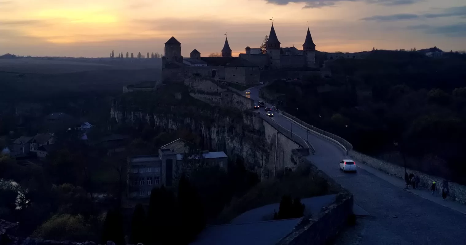 Sunset over the fortress in Kamianets-Podilskyi / Facebook photo by Horokhovska Ivanna