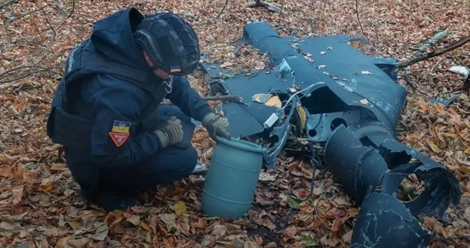 Уламки "шахеда" із вцілілою бойовою частиною / Фото: ДСНС