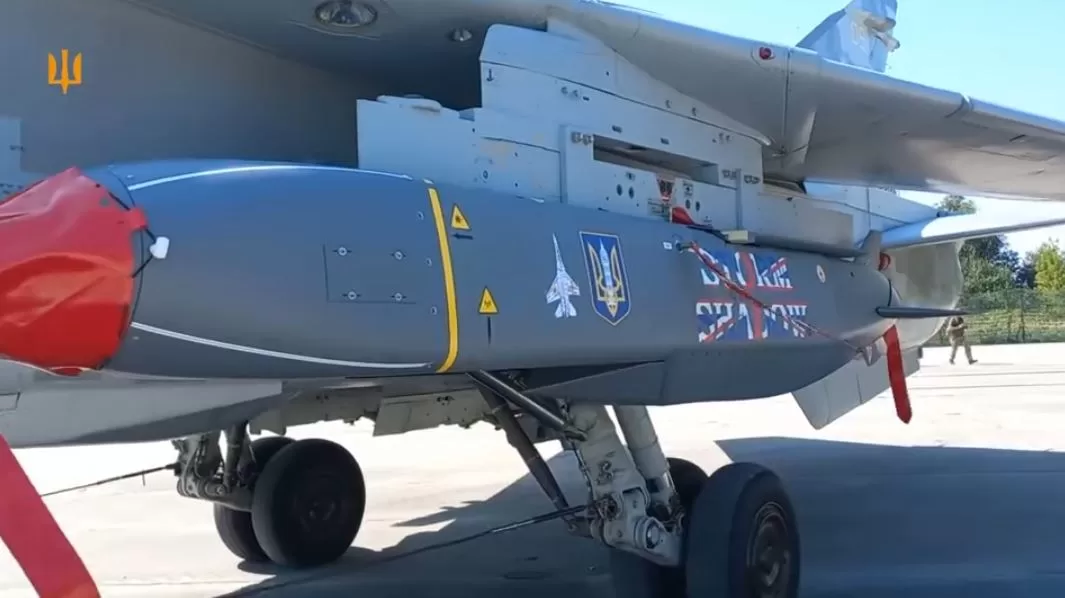Ракета Storm Shadow під крилом українського Су-24М(МР) / Кадр з відео ПС ЗСУ