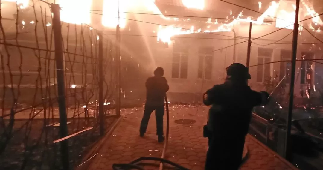 Rescuers eliminate the consequences of a UAV attack in Kherson / Photo by the SES