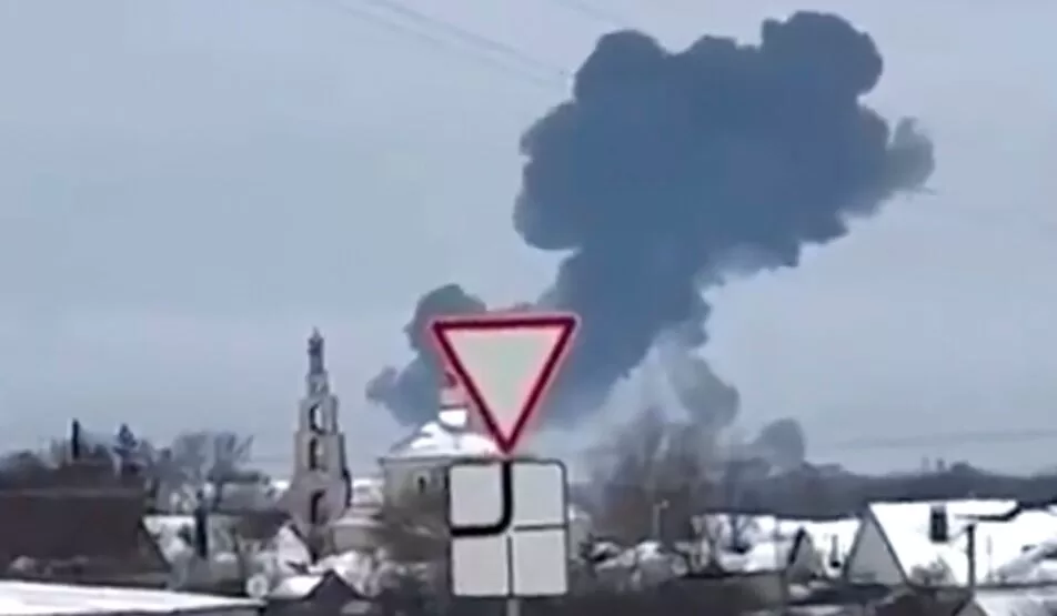 Дым на месте крушения российского Ил-76 / Кадр из видео