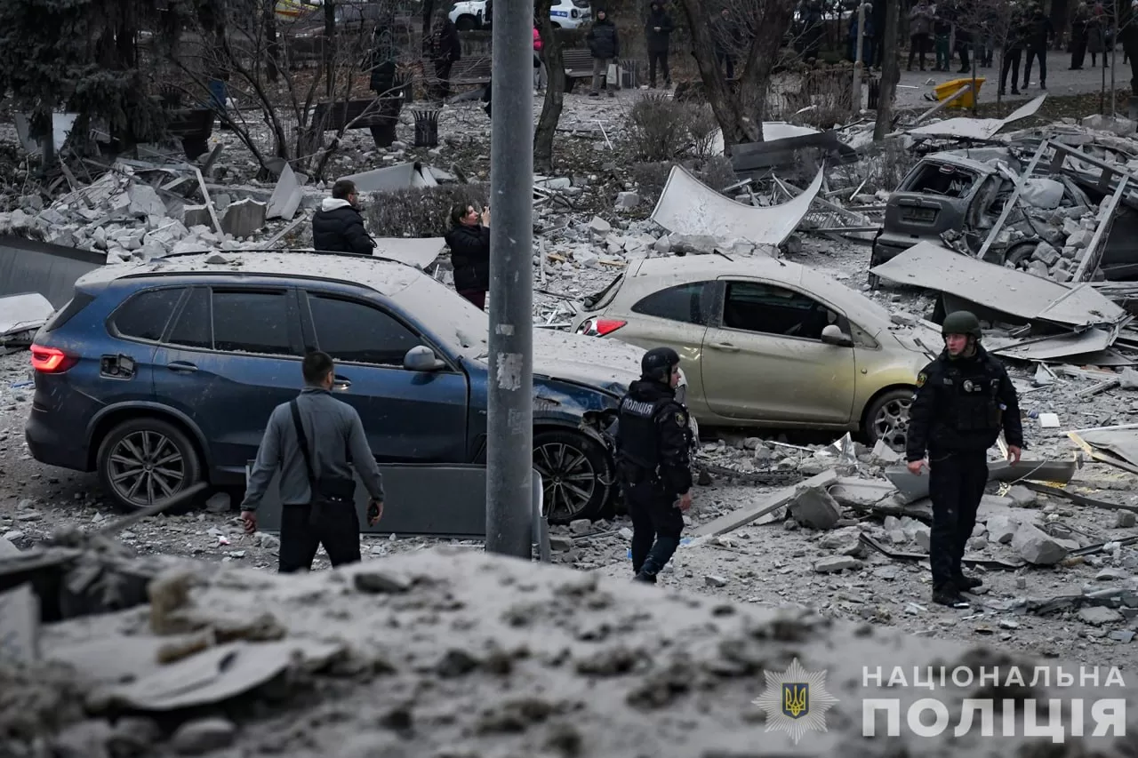 Search and rescue operation at the site of Russian attack on Zaporizhzhia / Photo: National Police