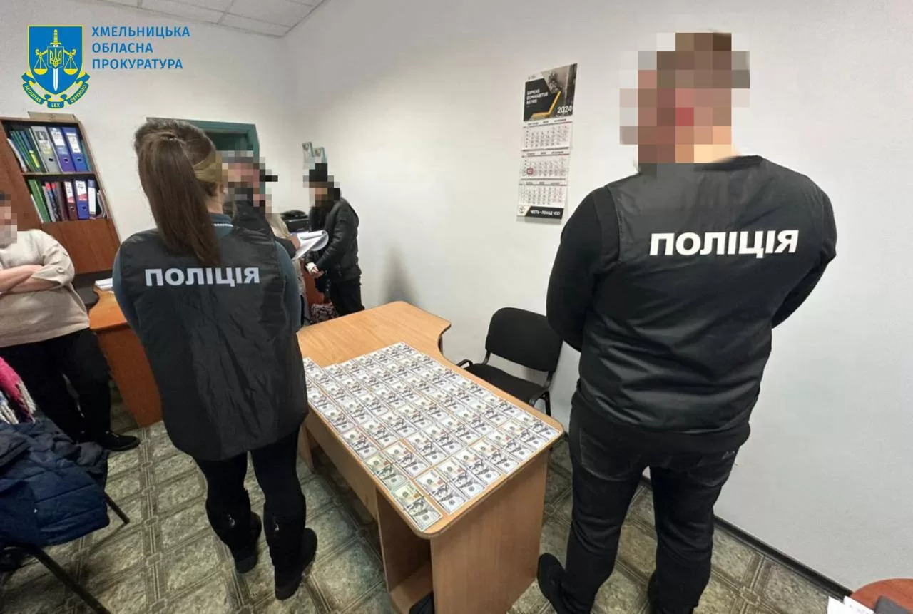 Деньги, изъятые у главы Мариупольской МСЭК / Фото: Офисе генерального прокурора