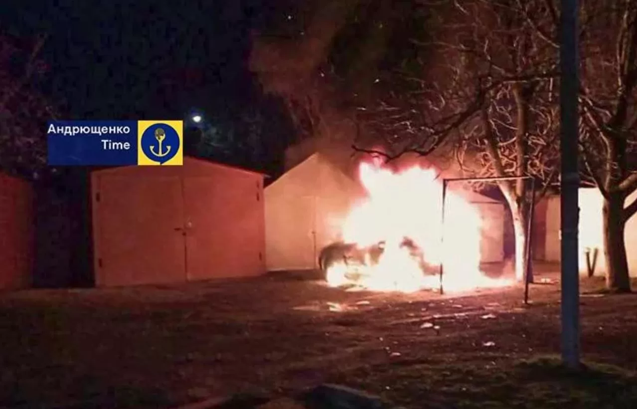 Взорванная машина в Бердянске / Фото: Telegram/Андрющенко Time