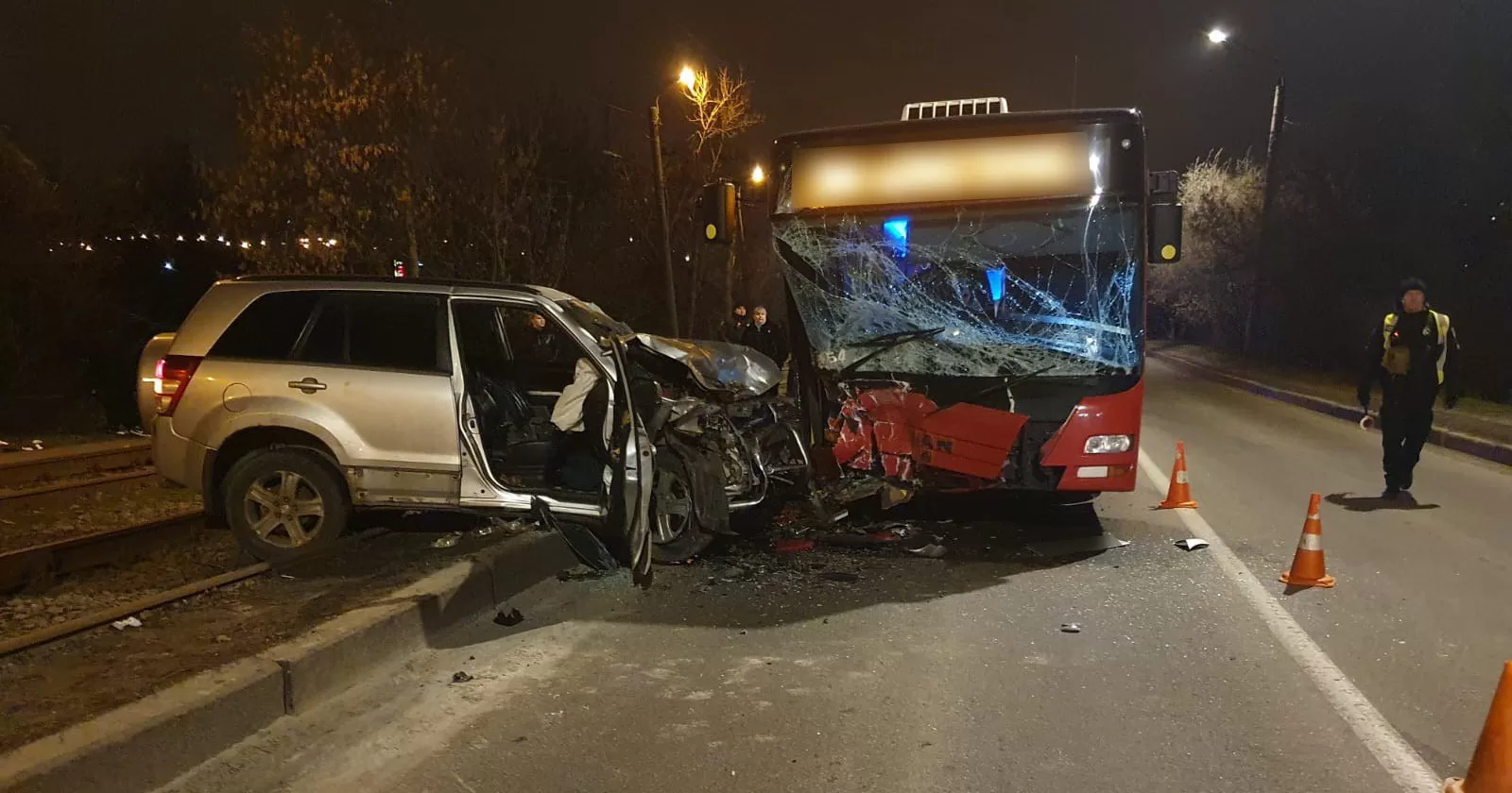 У Харкові внаслідок аварії постраждали шість людей:слідчі встановлюють обставини події / Фото поліція Харківської області