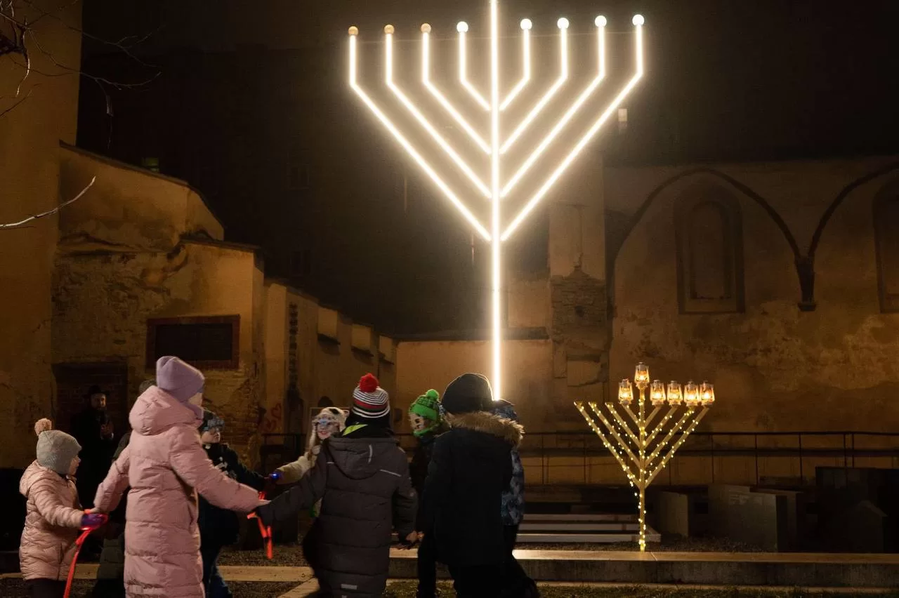 Ханукальная менора во Львове / Фото: t.me/Lv1256