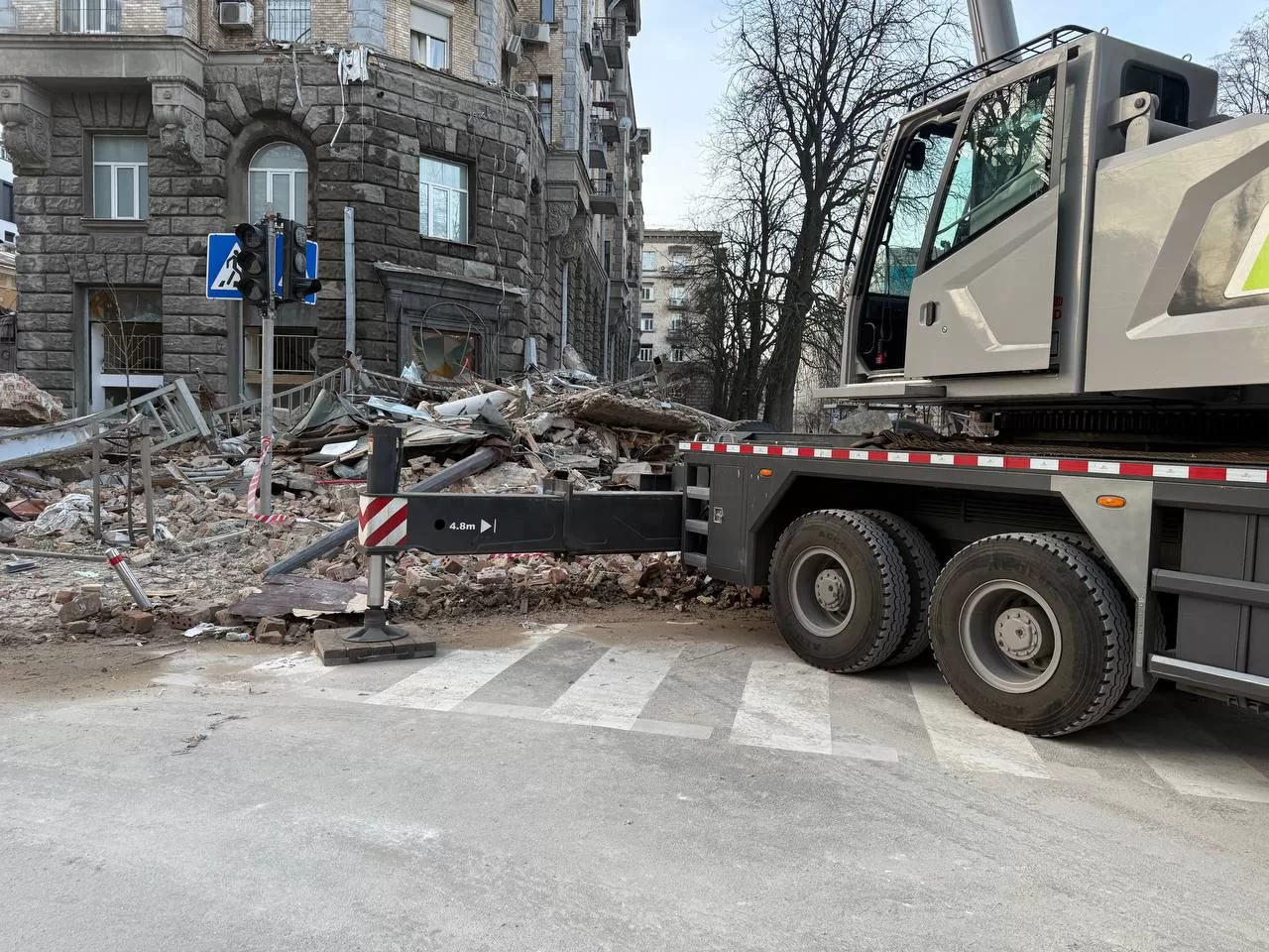 Ліквідація наслідків обстрілу Києва / Фото: начальник КМВА Тимур Ткаченко