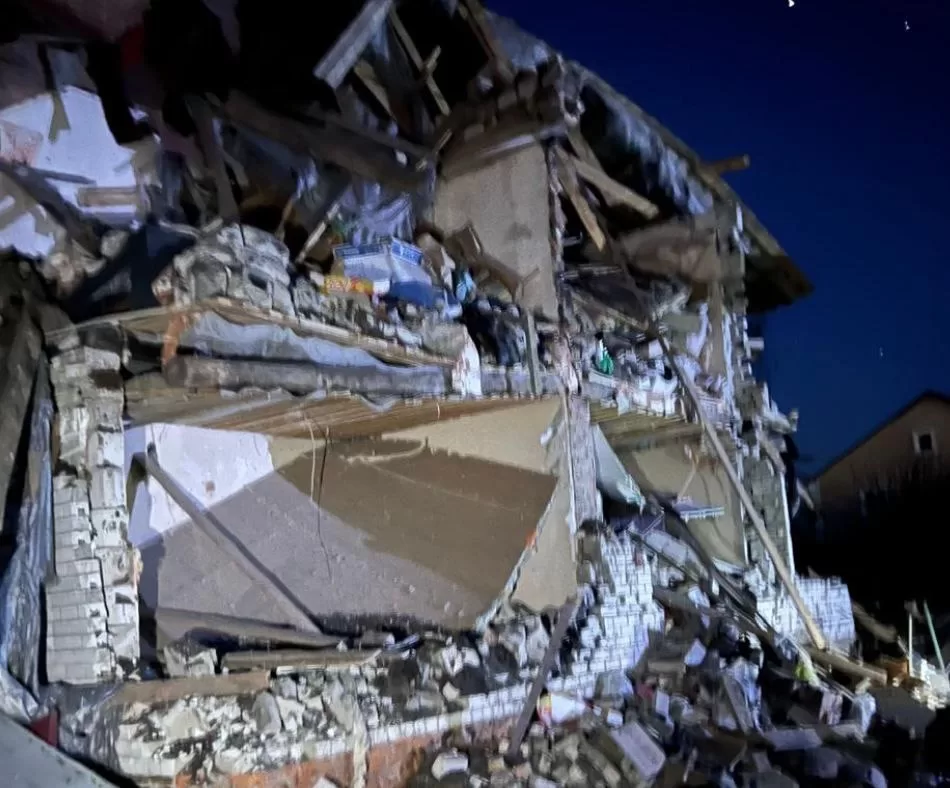 A house in Chernihiv destroyed by a Russian strike / Photo: Chernihiv administration