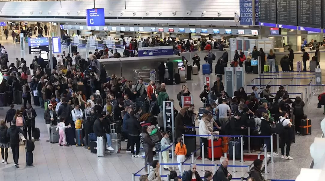 Очереди в аэропорту / Фото: Bild