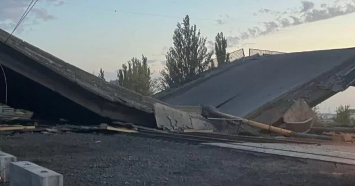 Разрушенный Мирноградский мост в Покровске. Сентябрь 2024 / Фото @UaArtem