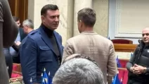 Николай Тищенко разговаривает с Алексеем Гончаренко / Ирина Геращенко / Telegram