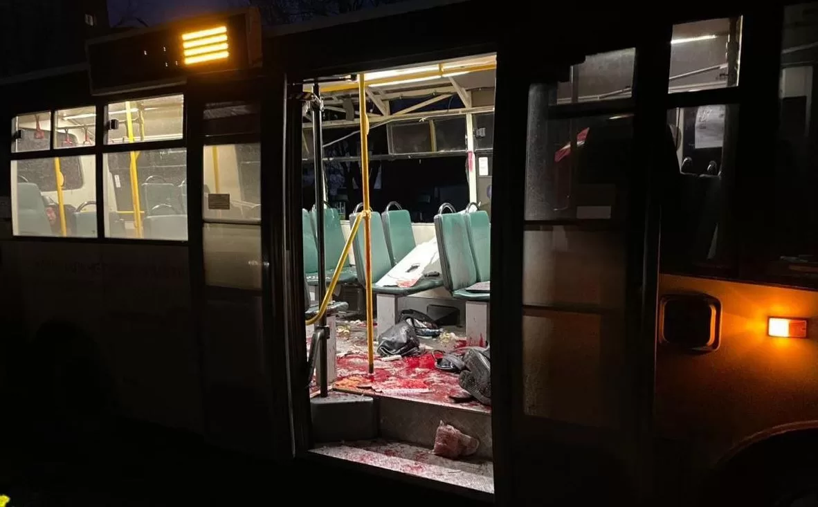 A minibus attacked by Russian troops in Kherson, January 6, 2025 / Photo: Kherson Administration