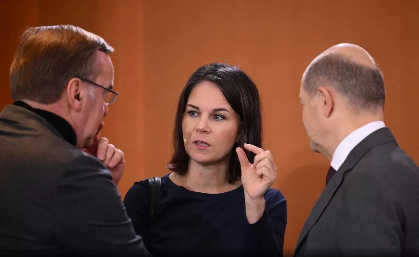 Анналена Бербок, Борис Пісторіус та Олаф Шольц / Фото: Reuters