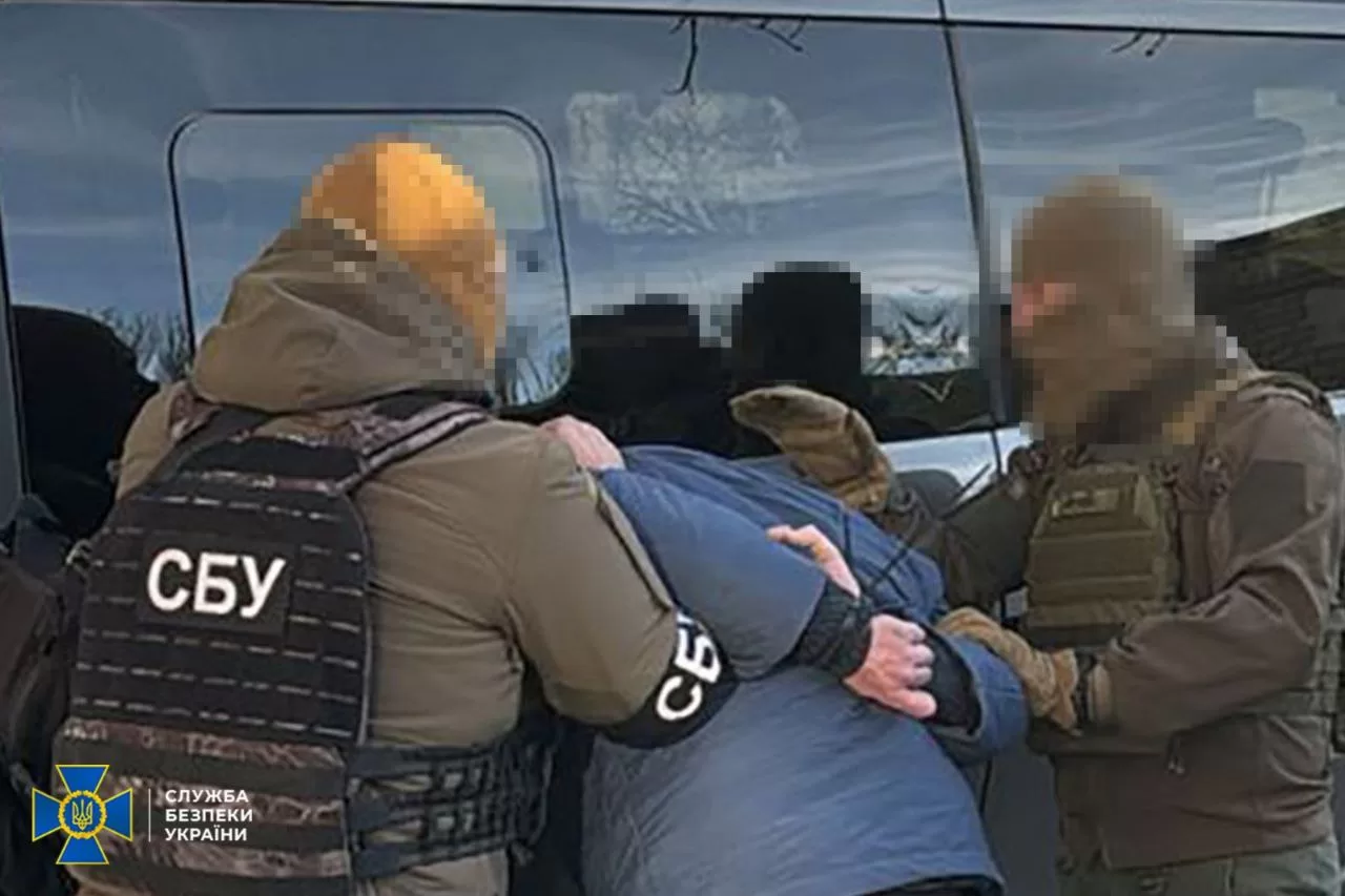 СБУ задержала предателя, который корректировал артобстрелы РФ по Херсону / Фото: СБУ