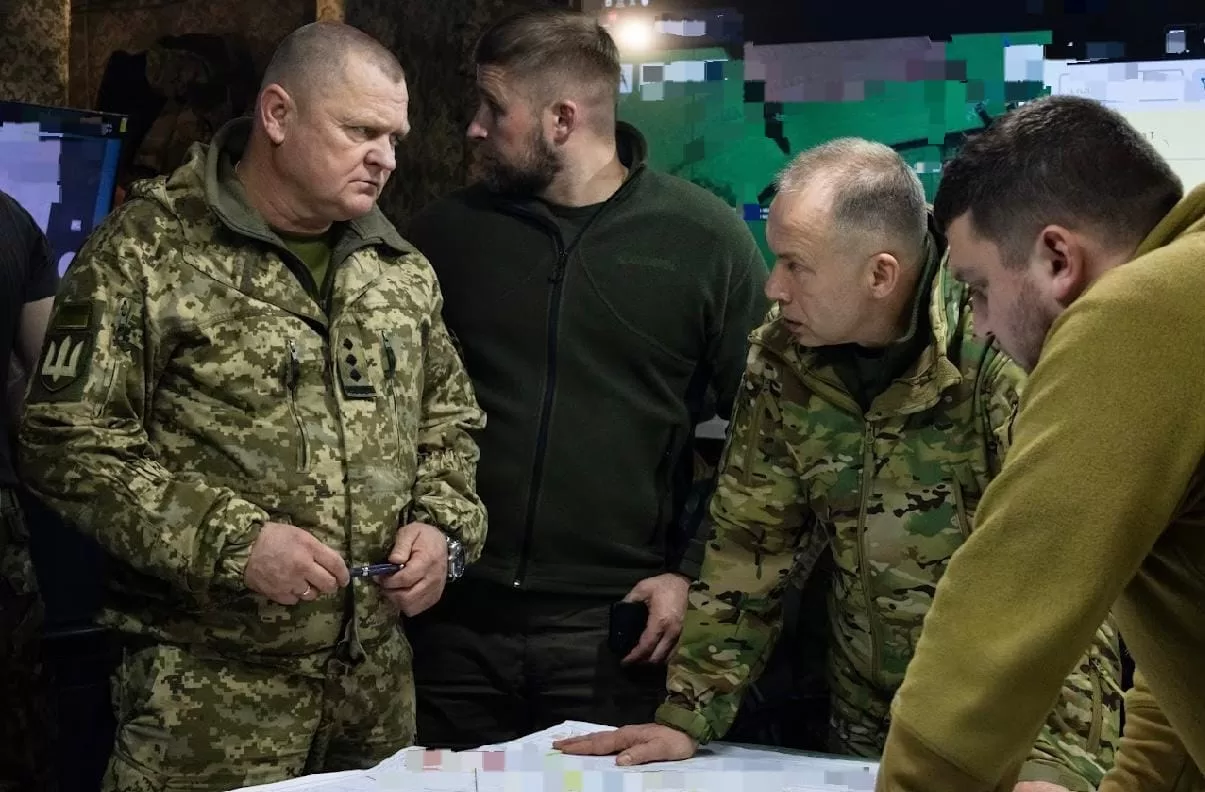 Головком Сирський з військовими на Покровському напрямку / Фото: facebook.com/CinCAFofUkraine