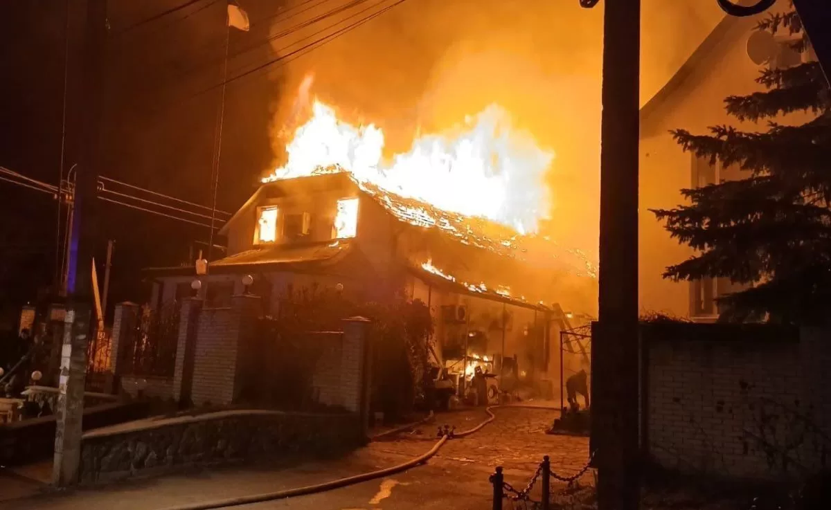 Пожежа після атаки дронів на Київщині / Фото: Поліція Київської області