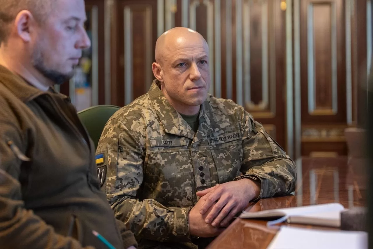 Hero of Ukraine Roman Kachur at a meeting with Volodymyr Zelenskyi / Photo by the Office of the President