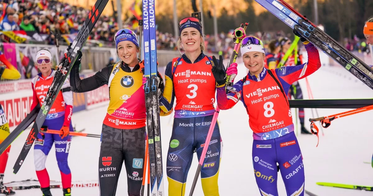 Слева направо: Франциска Пройсс, Эльвира Эберг, Жанни Ришар после финиша масстарта в Руполдинге / Фото Nordic Focus