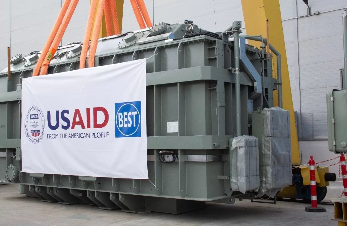 A USAID-donated autotransformer to support the Ukrainian power grid / Photo: x/USAmbKyiv