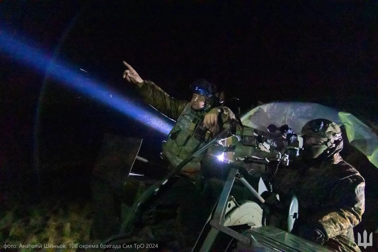 Военные мобильной огневой группы отражают атаку дронов / Фото иллюстративное: t.me/V_Zelenskiy_official