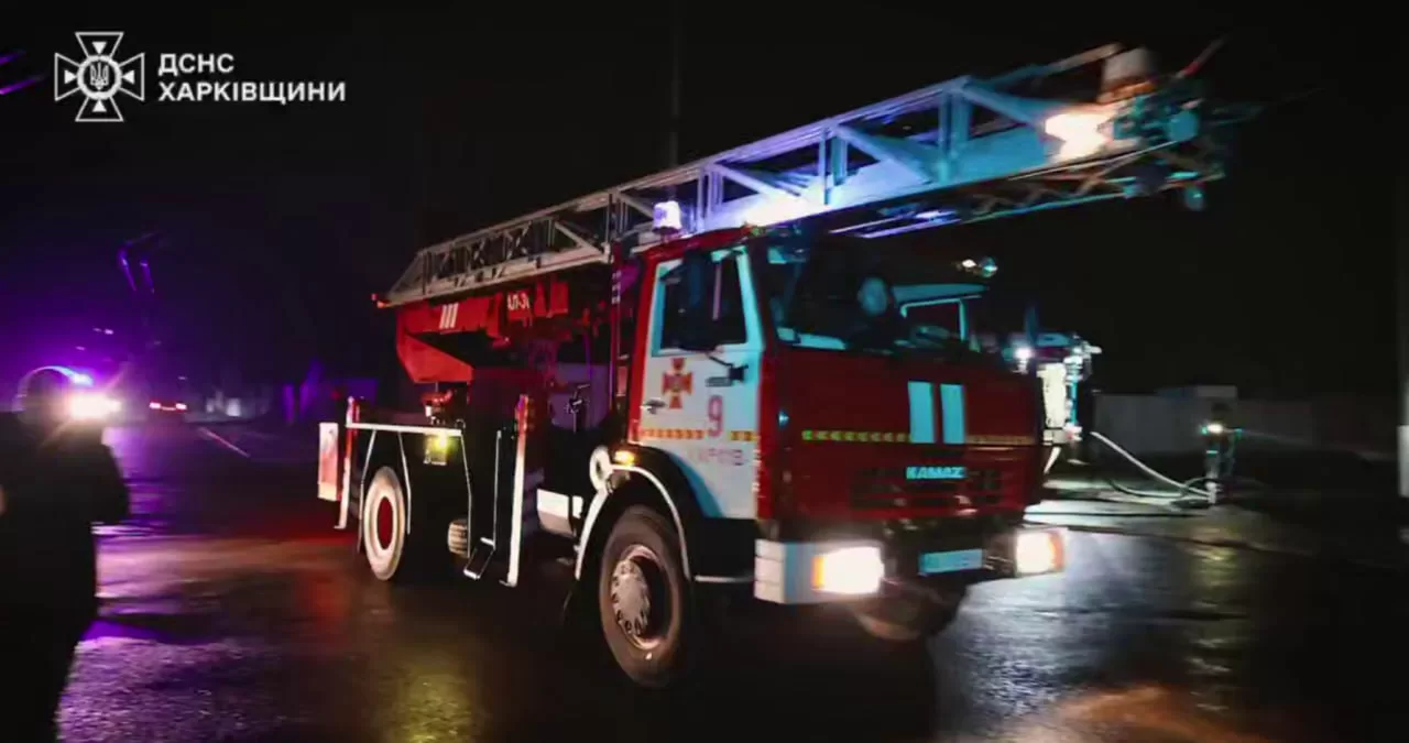 Спасатели на месте пожара в Харькове / Скриншот с видео