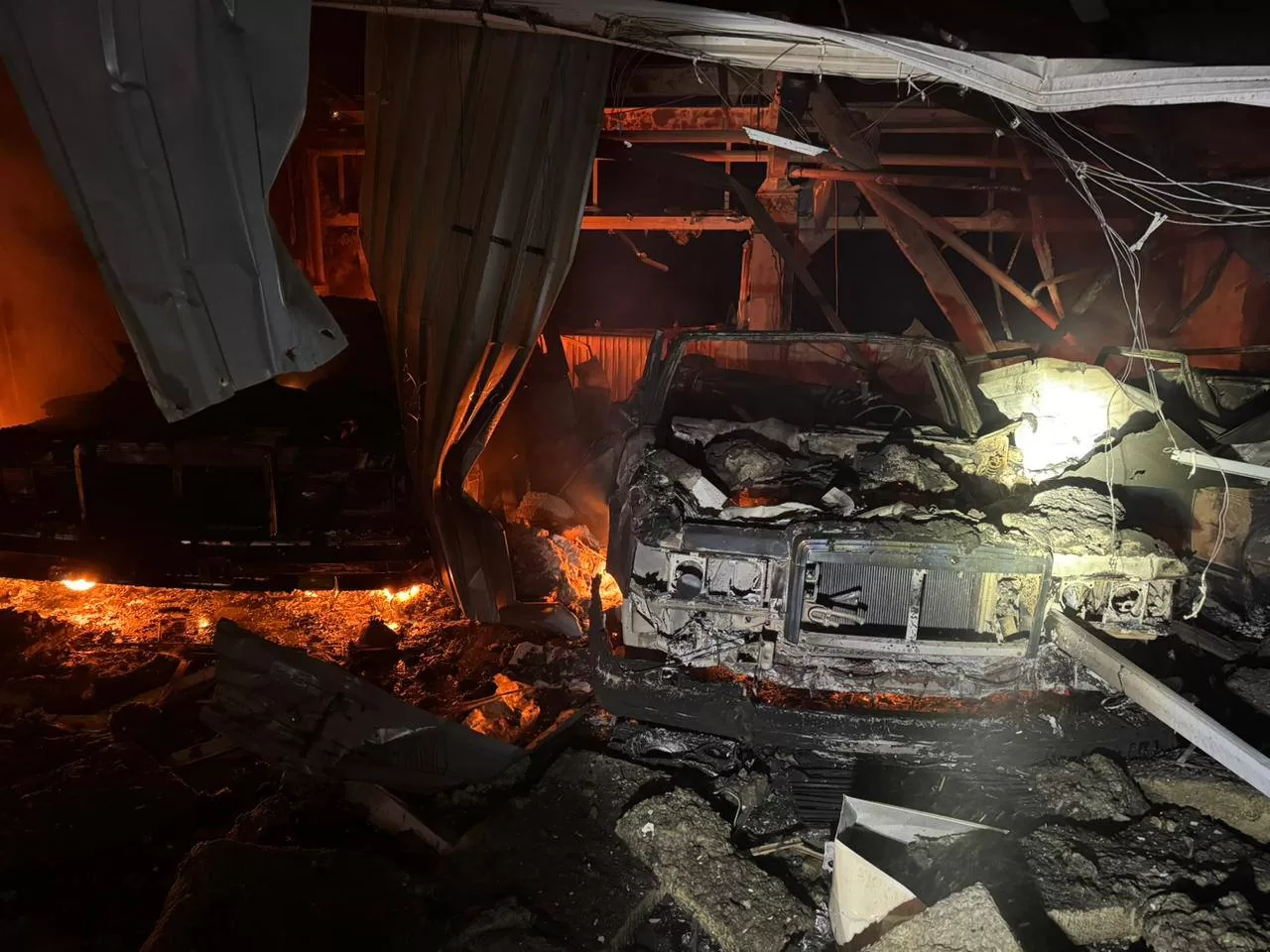 На Київщині російські БпЛА поцілили в музей ретро-автомобілів / Фото: Микола Калашник