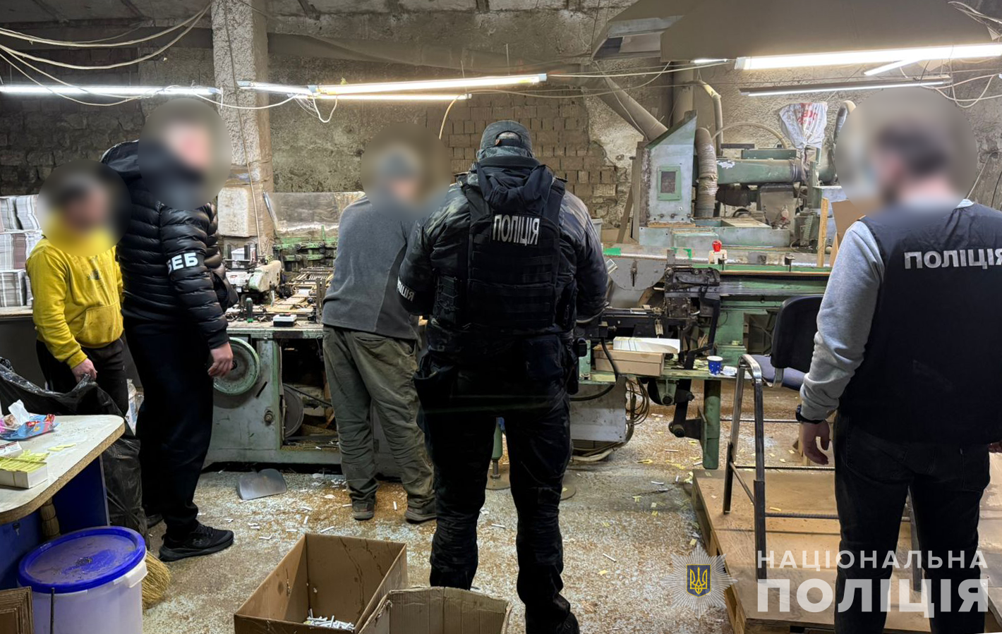 На территории Черновицкой области действовала подпольная табачная фабрика / Фото: Нацполиция