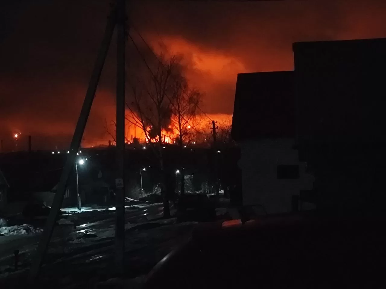 В России произошел пожар на одном из крупнейших НПЗ / Фото: РосСМИ